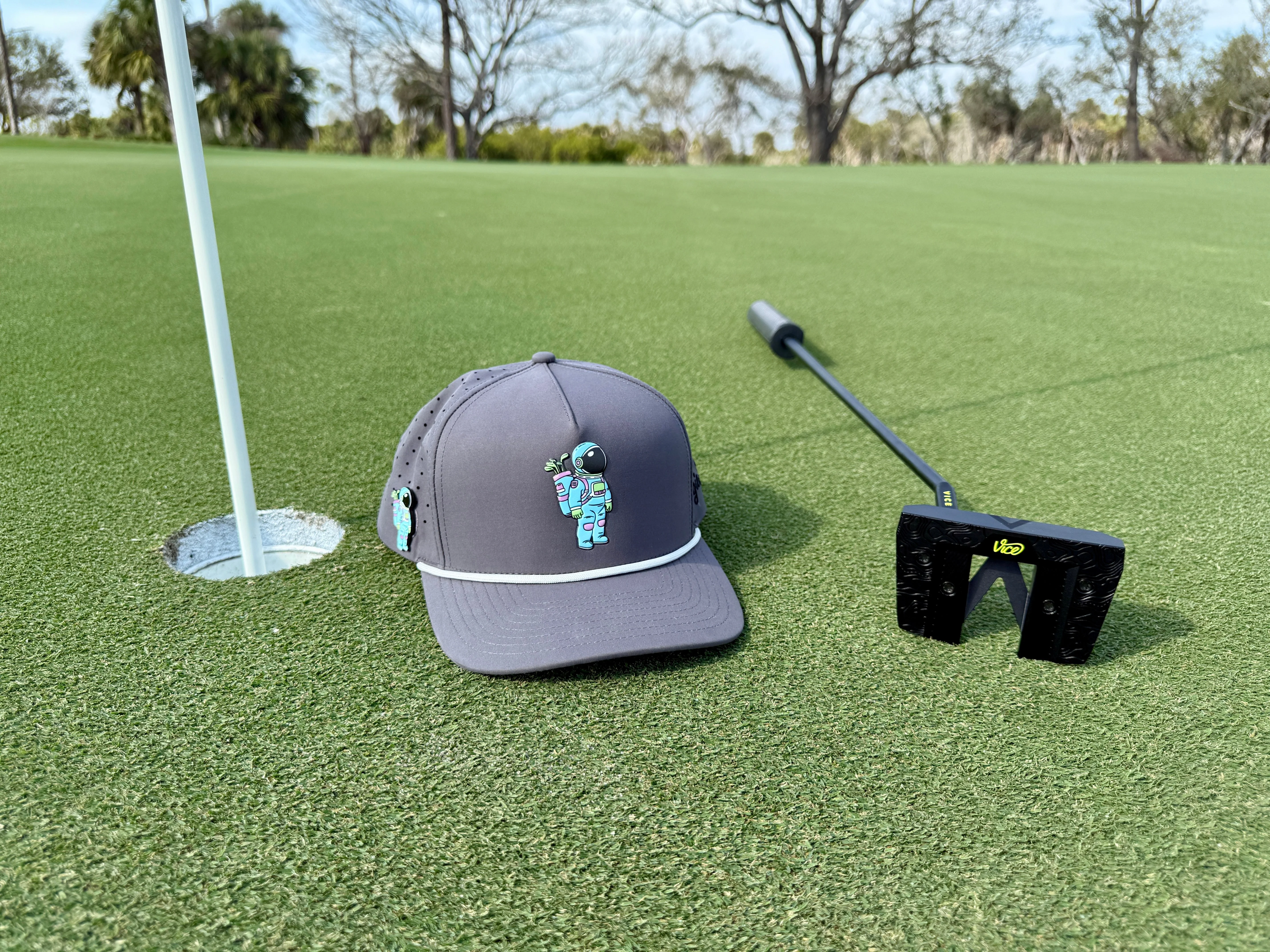 Astronaut Walker Golf Hat | Snapback Cap | Built-in Magnetic Ball Marker Holder + Marker Included | Adjustable Gray - Image 3