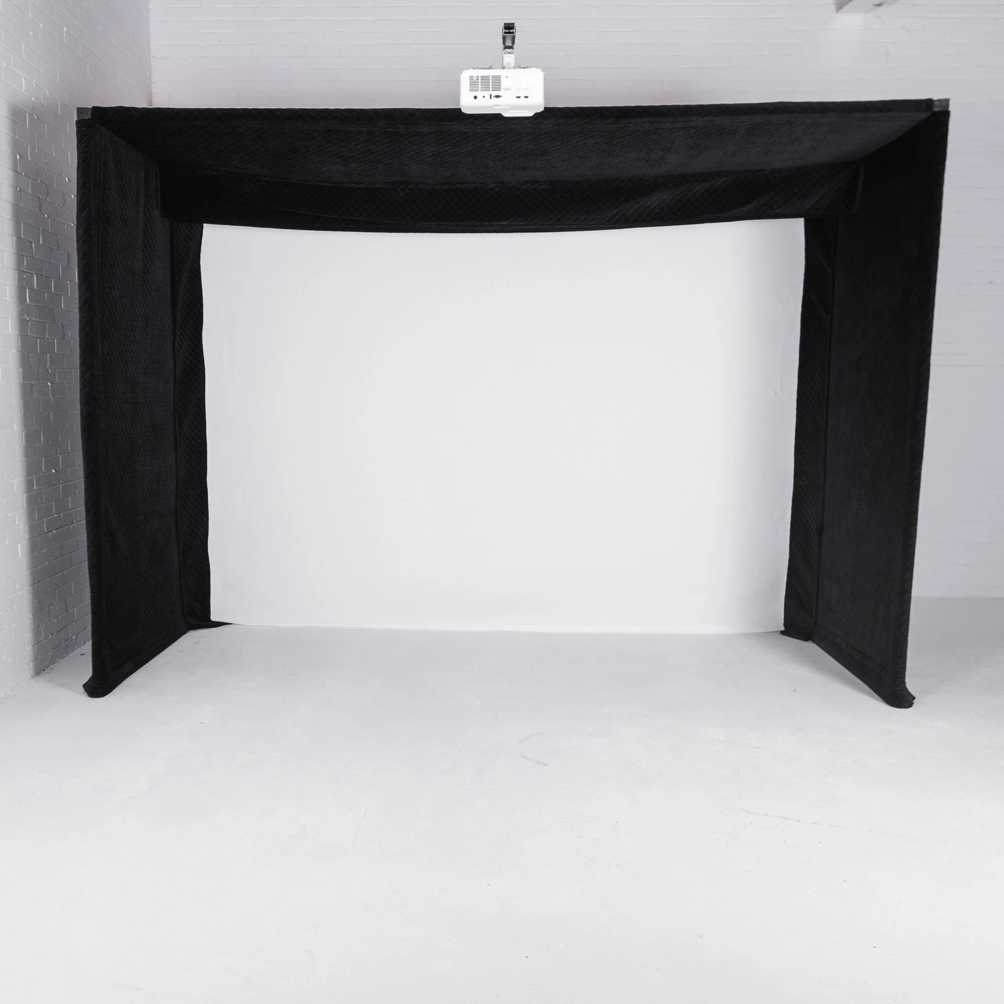 GolfBays Lux Golf Simulator Hitting Enclosure - Image 2