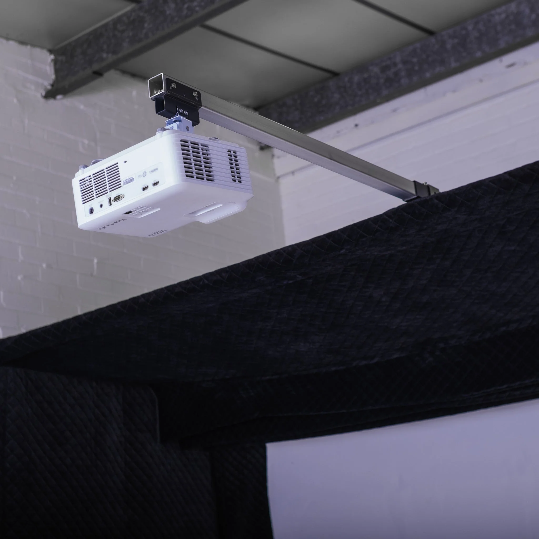 GolfBays Lux Golf Simulator Hitting Enclosure - Image 3