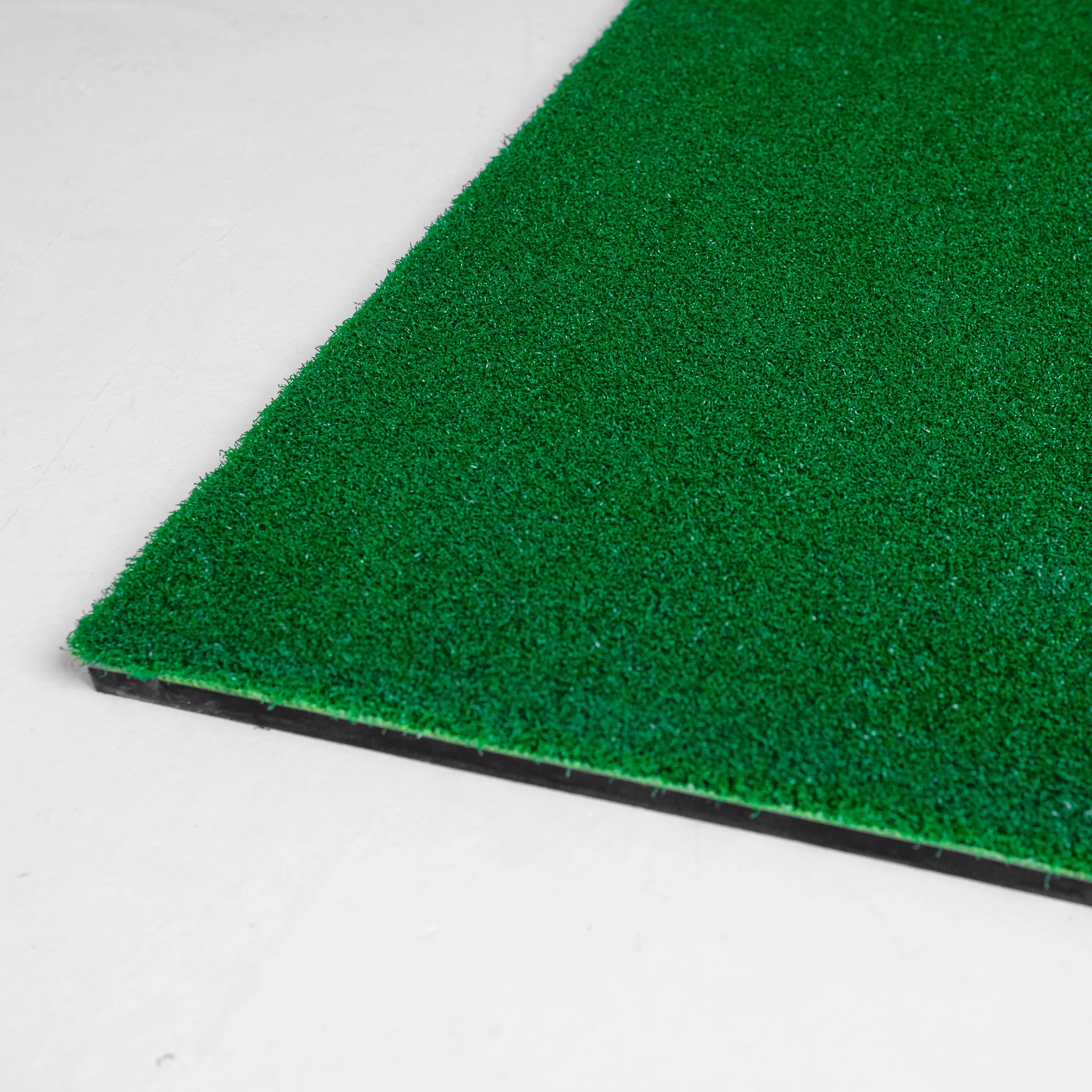 GolfBays Standard Hitting Mat 4'11 x 4'11 - Image 2