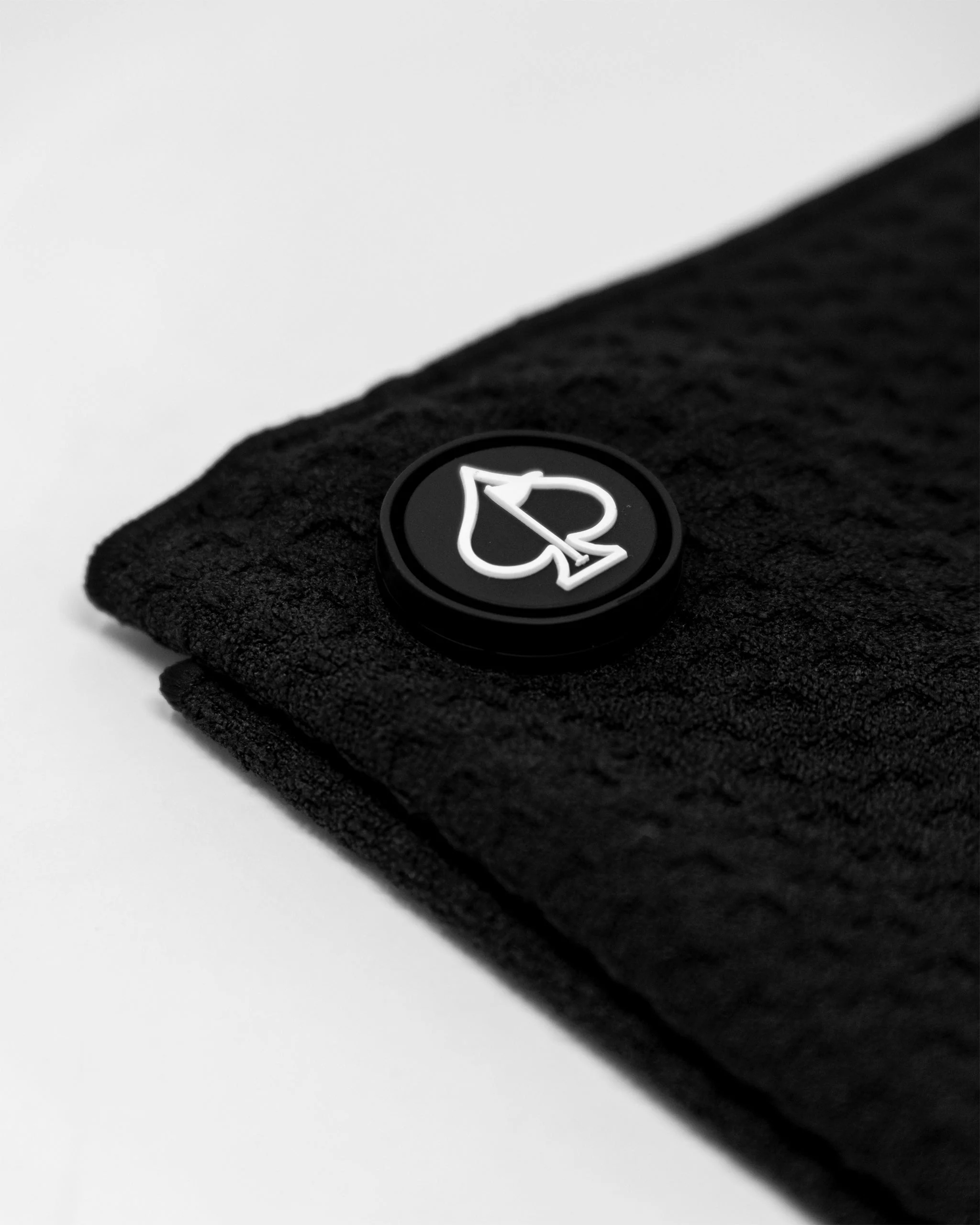 Magnetic Towel - Black - Image 5