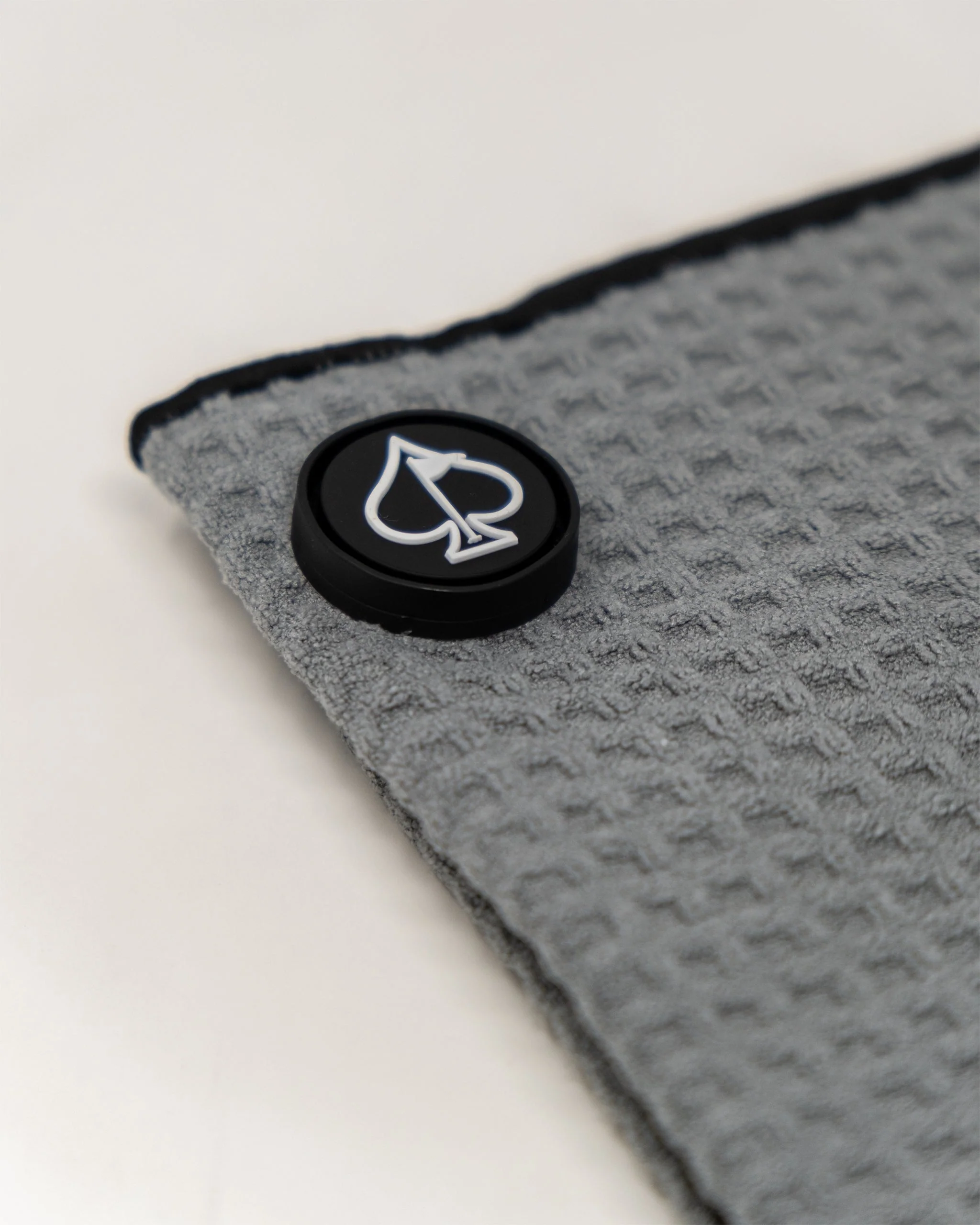 Magnetic Towel - Gray - Image 3
