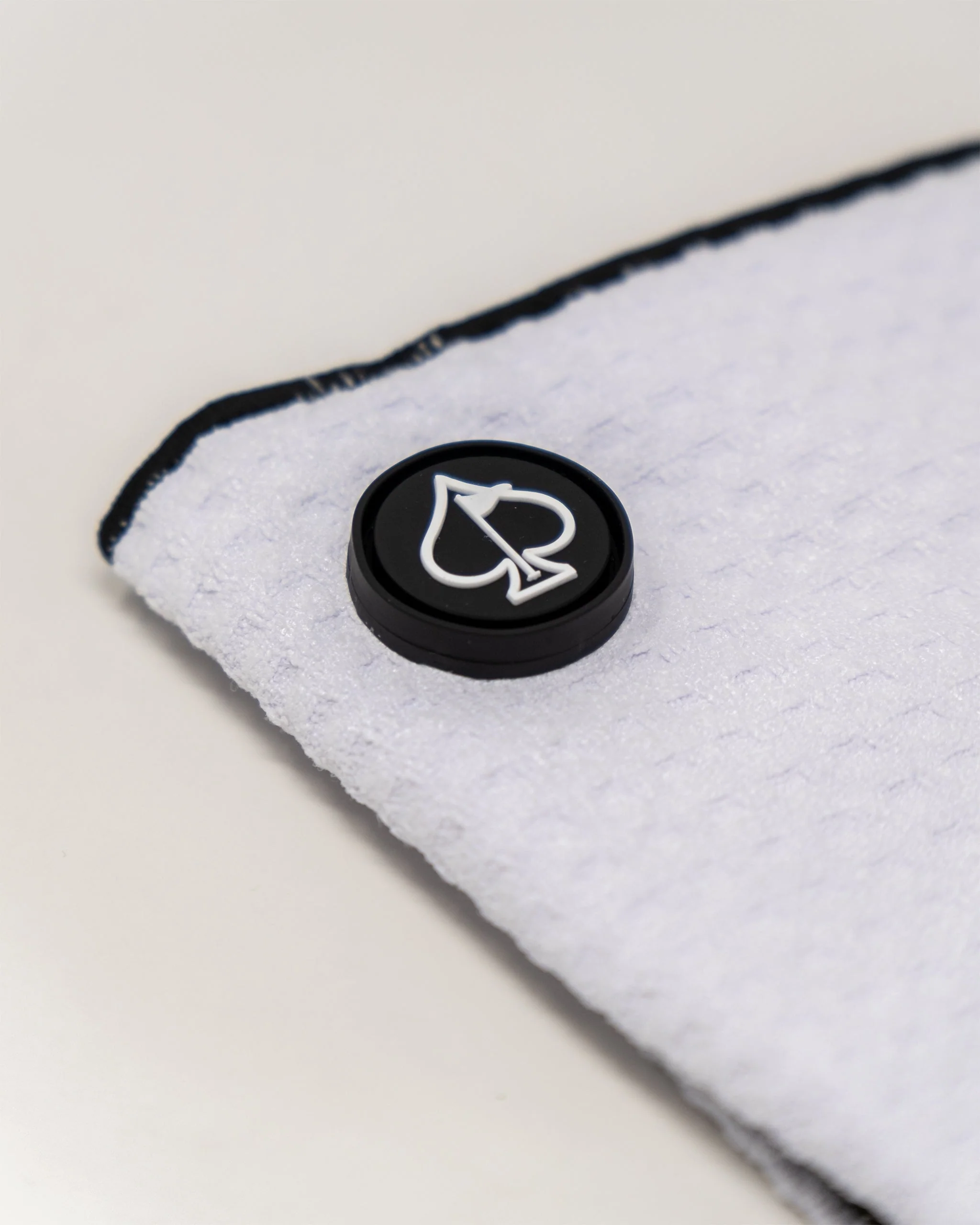 Magnetic Towel - White - Image 5