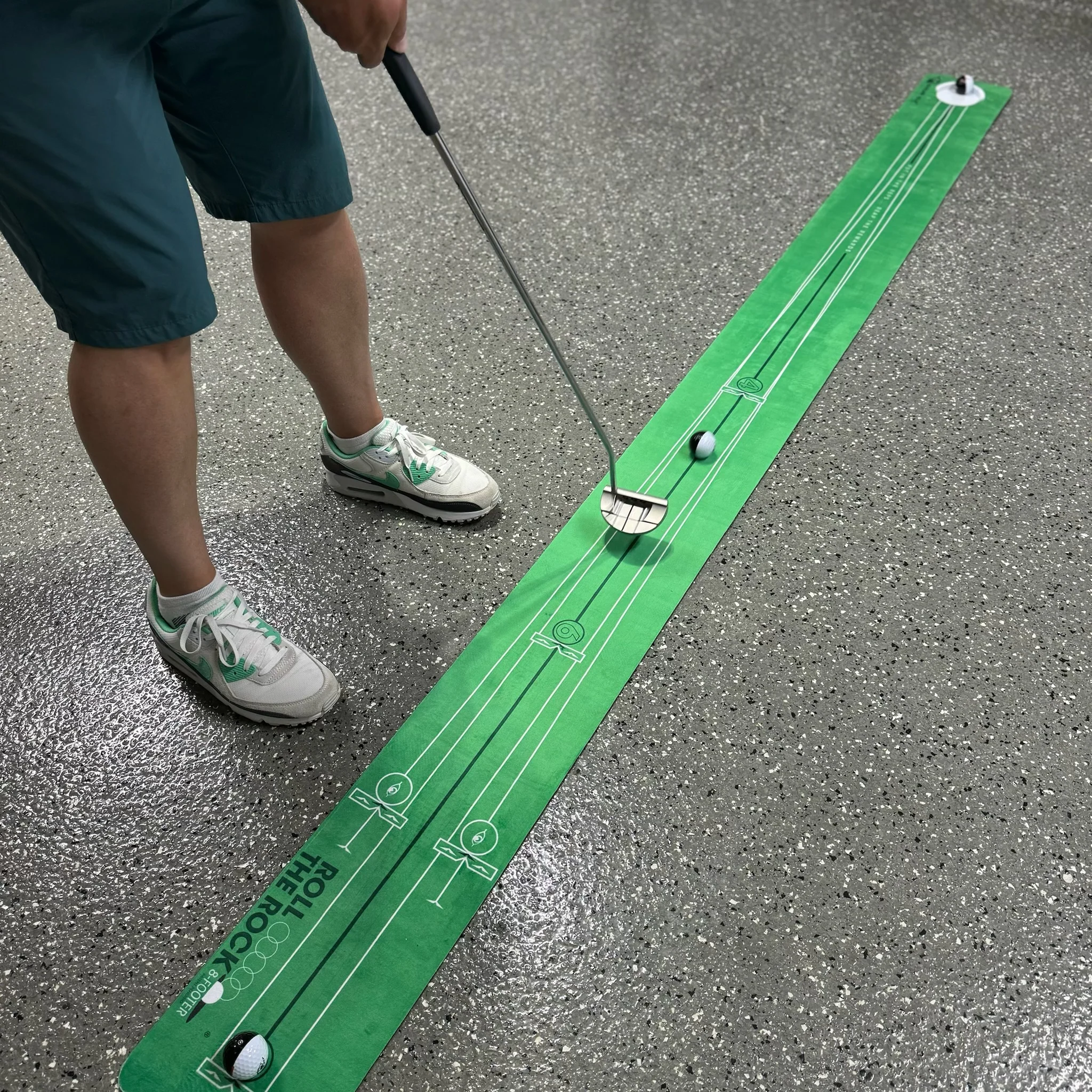 ROLL THE ROCK PUTTING MAT - 8 FOOTER - Image 4
