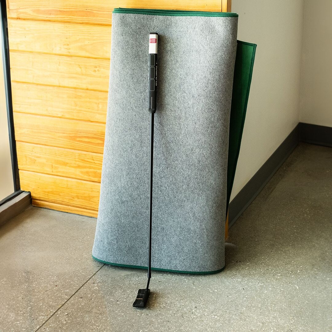 SIG LITE Indoor Putting Green 3' x 8' - Image 3