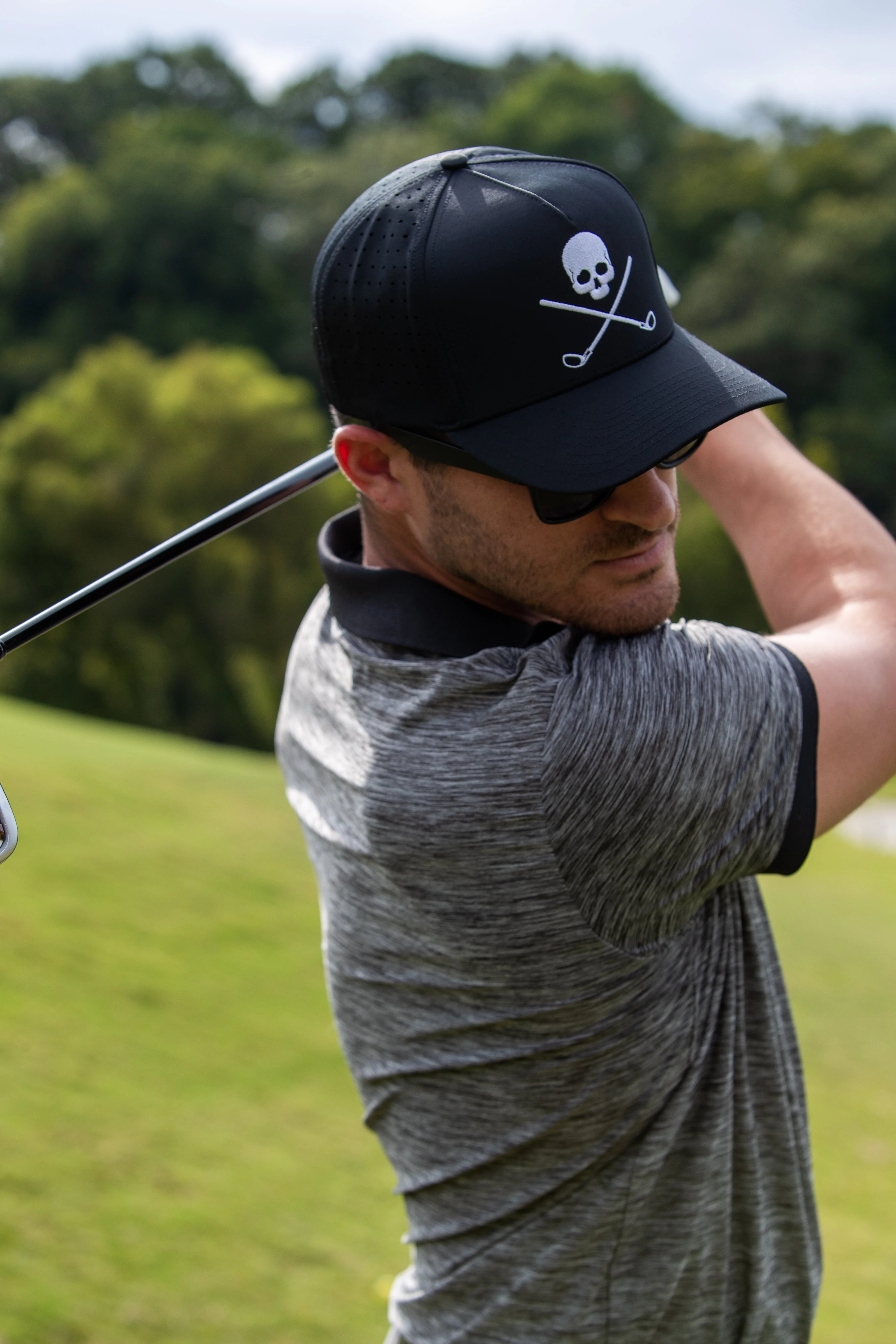 Skull And Crossbones Black Golf Hat - Image 3