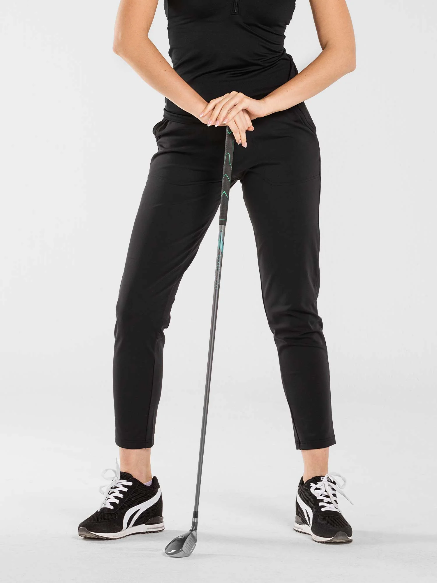 Stylish Women's Golf Pants - Fitted Design with Moisture-Wicking