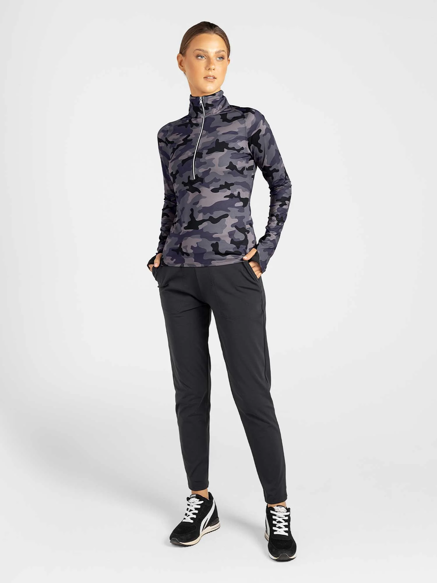 Stylish Women's Golf Pants - Fitted Design with Moisture-Wicking - Image 4