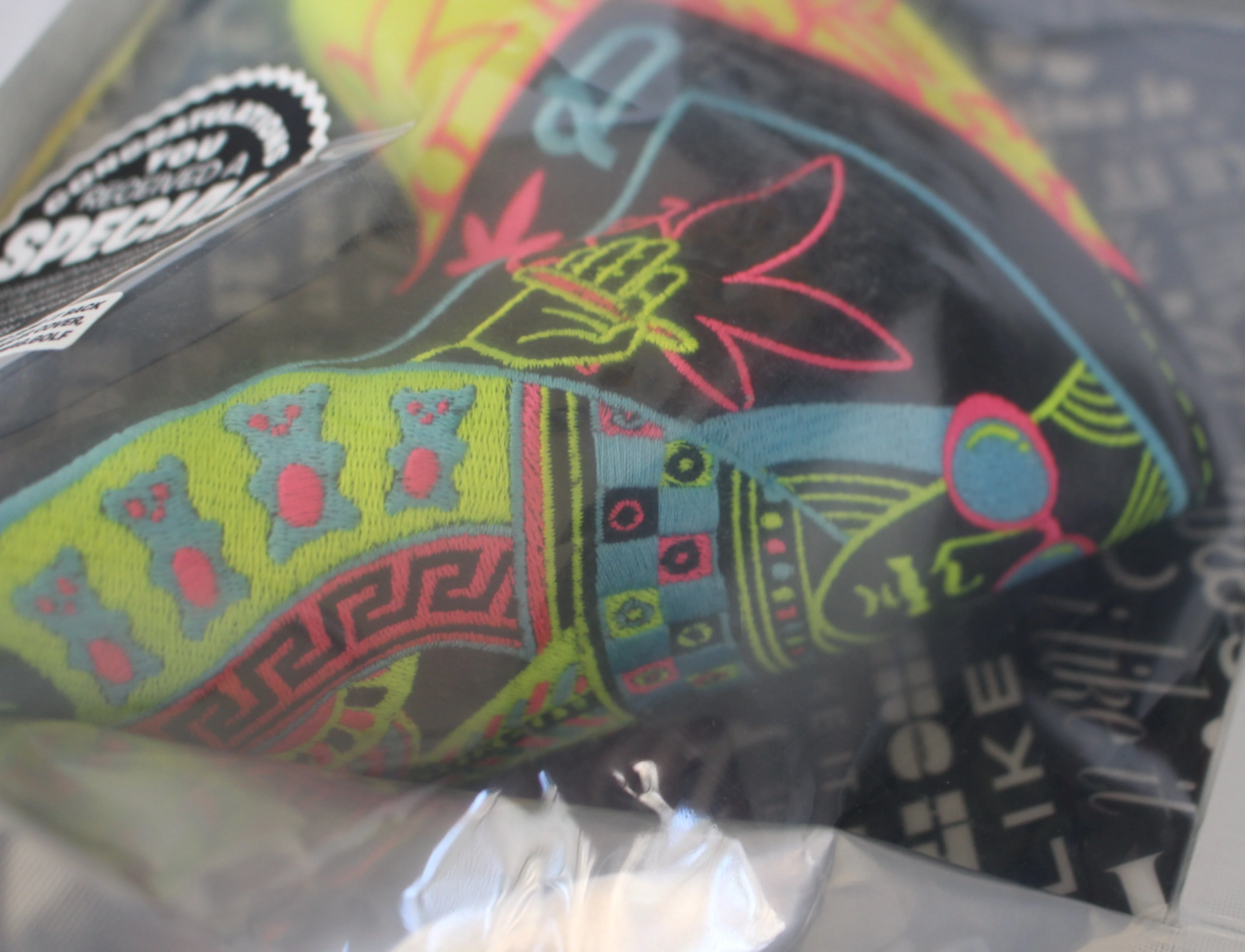 Swag Golf Special Alternate Color Royal Highness Pineapple Express Queen Blade Putter Headcover - Image 2