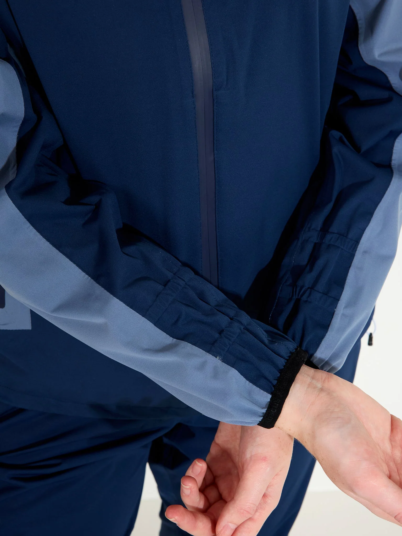 Women's Abacus Pitch 37.5 Rain Jacket - Image 12